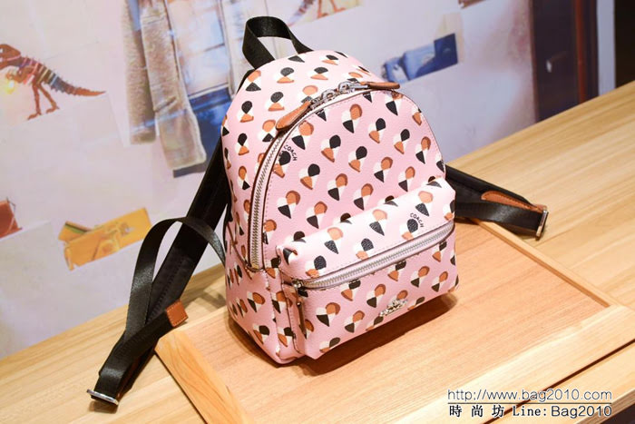 COACH蔻馳 新款 coach25915 愛心款迷你背包 潮流時尚兼實用 出門出遊 必備單品 可愛款  Chz1449